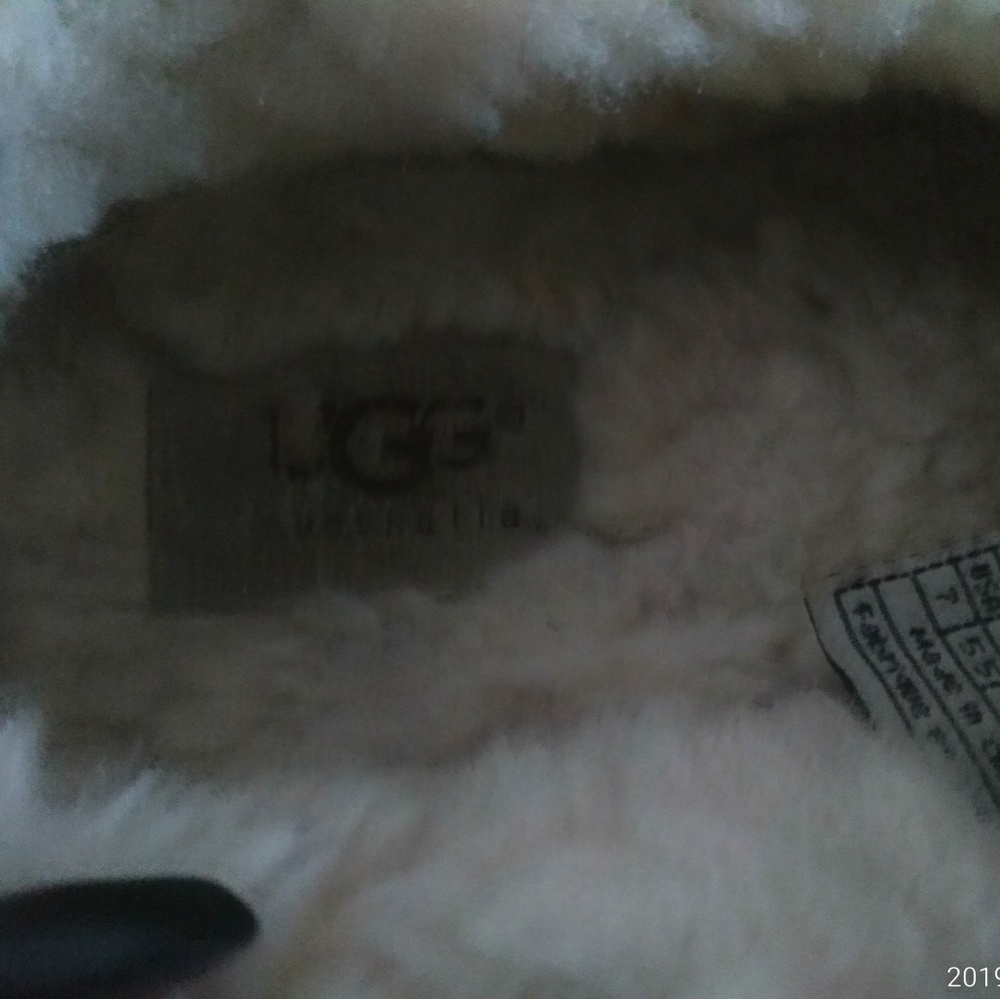 Ugg loafer shoes size 7 - Picture 4 of 4